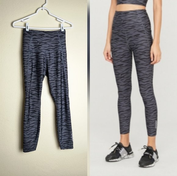 Lorna Jane Pants - Lorna Jane Chic Zebra Print Leggings Size Small